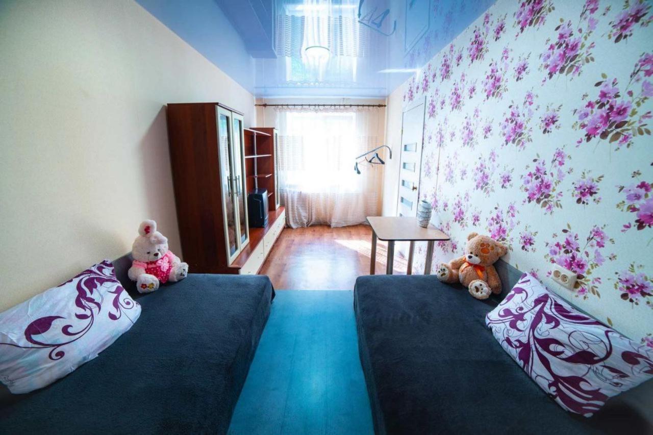 Богдана Хмельницкого 13. Левый Берег Dnipro Exterior photo